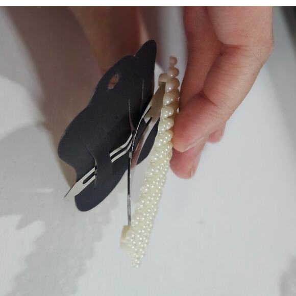 Contemporary Preppy White Faux Pearl Geometric Rectangle Hair Clip Barette - Picture 7 of 7